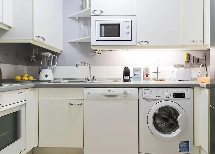 Flower 360º - Your Lovely Flat With Pool And Parking * Lisboa