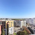 Flower 360º - Your Lovely Flat With Pool And Parking ליסבון